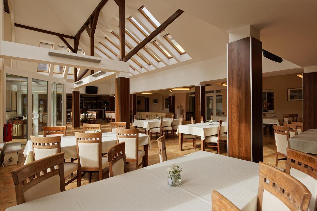 Klaudia'S Hotel & Restaurant At Golf Resort, Bac Samorin Eksteriør billede