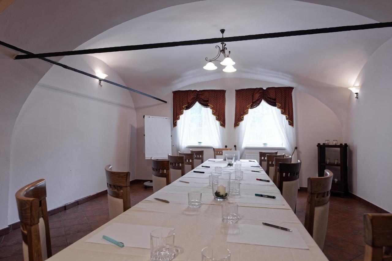 Klaudia'S Hotel & Restaurant At Golf Resort, Bac Samorin Eksteriør billede