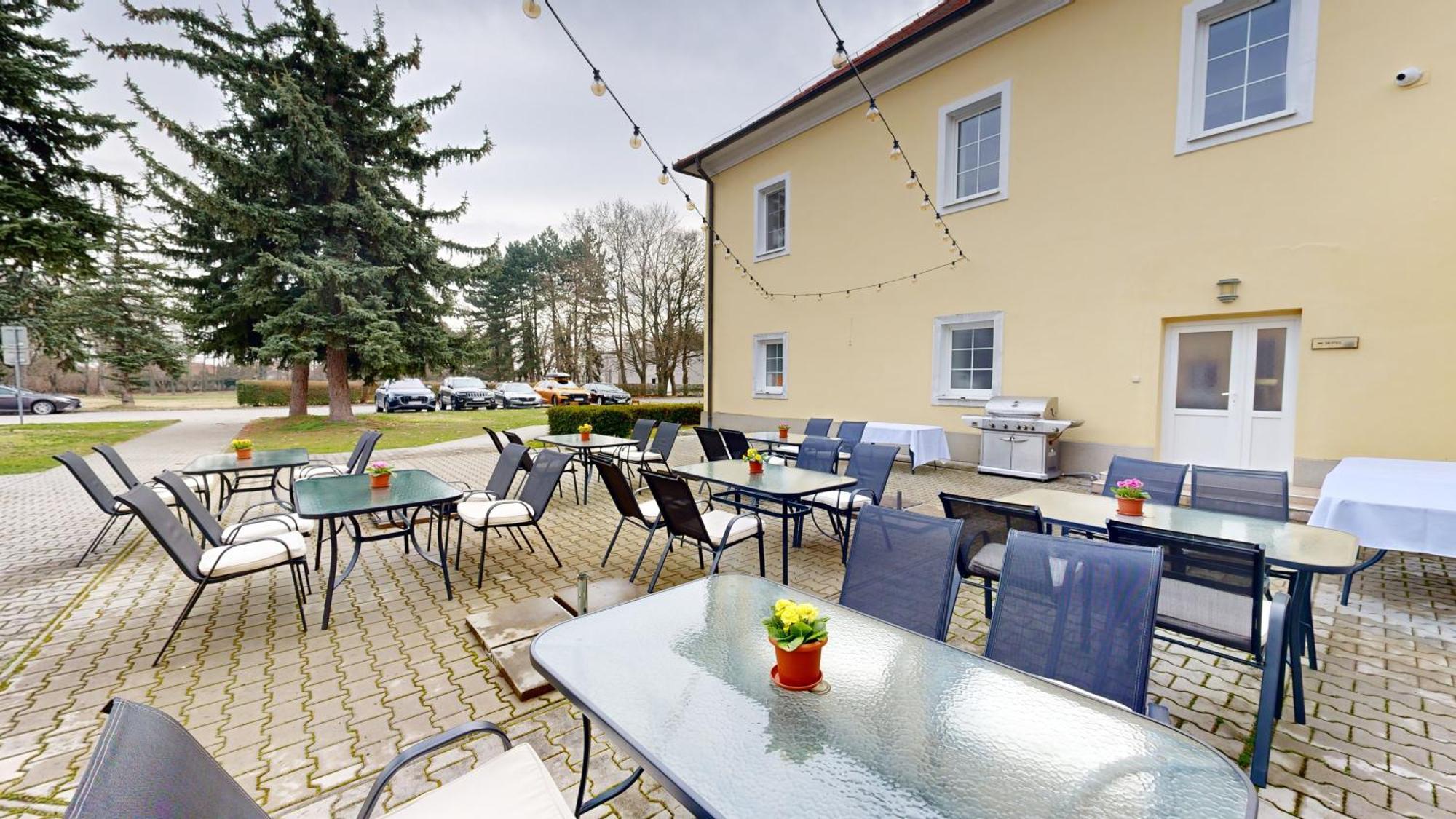 Klaudia'S Hotel & Restaurant At Golf Resort, Bac Samorin Eksteriør billede