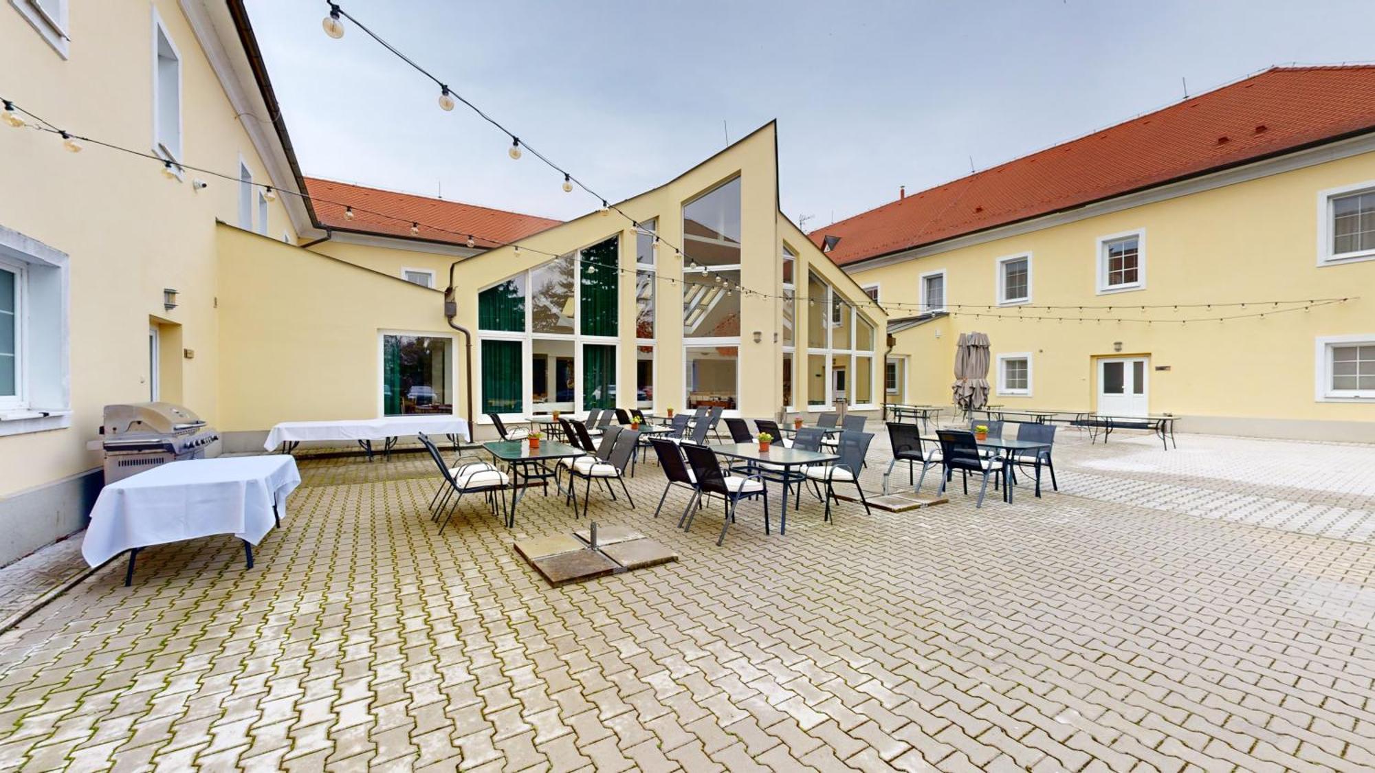 Klaudia'S Hotel & Restaurant At Golf Resort, Bac Samorin Eksteriør billede