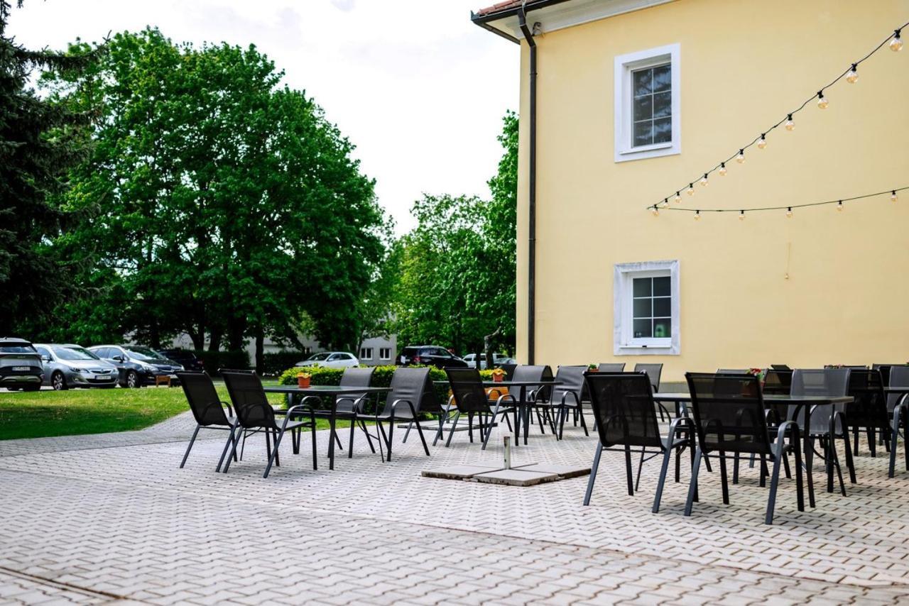 Klaudia'S Hotel & Restaurant At Golf Resort, Bac Samorin Eksteriør billede